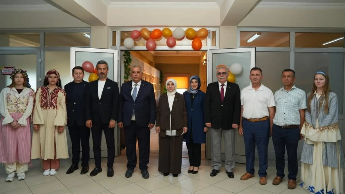 Proje Okulu K&uuml;t&uuml;phanesi D&uuml;zenlenen T&ouml;renle A&ccedil;ıldı