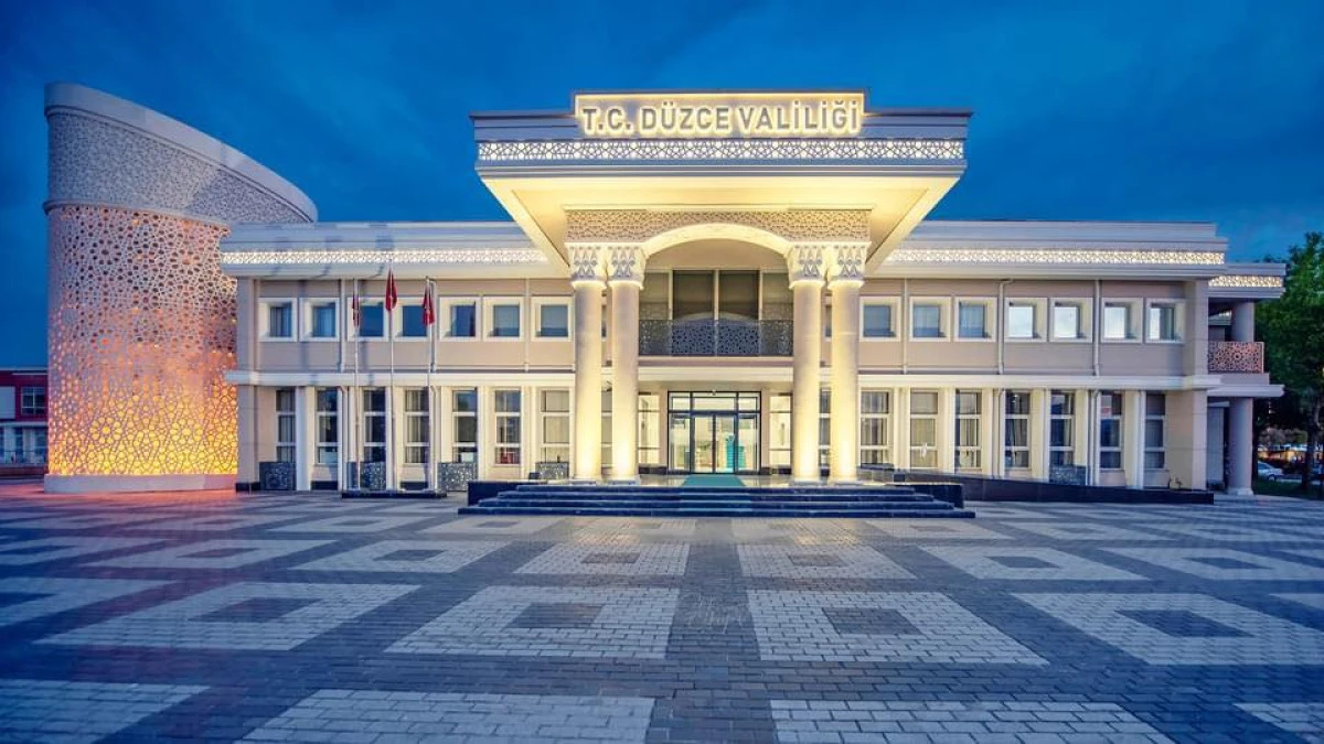 toplantı ve G&ouml;steri Y&uuml;r&uuml;y&uuml;şleri Yer ve G&uuml;zergahları İle Afiş ve Pankart Asılacak Yerler