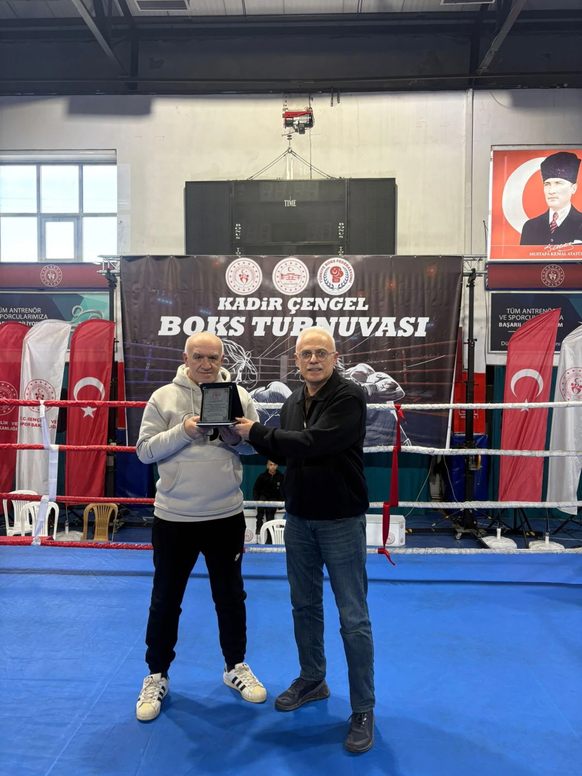 Turnuvaya 12 farklı şehirden toplam 160 sporcu katıldı.