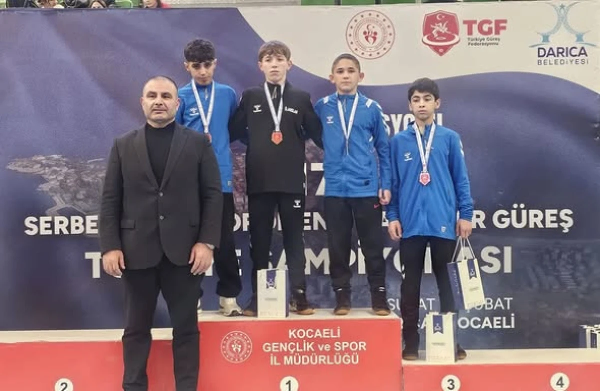 U17 Grekoromen G&uuml;reş T&uuml;rkiye Şampiyonası&rsquo;nda ilk g&uuml;n tamamlandı.