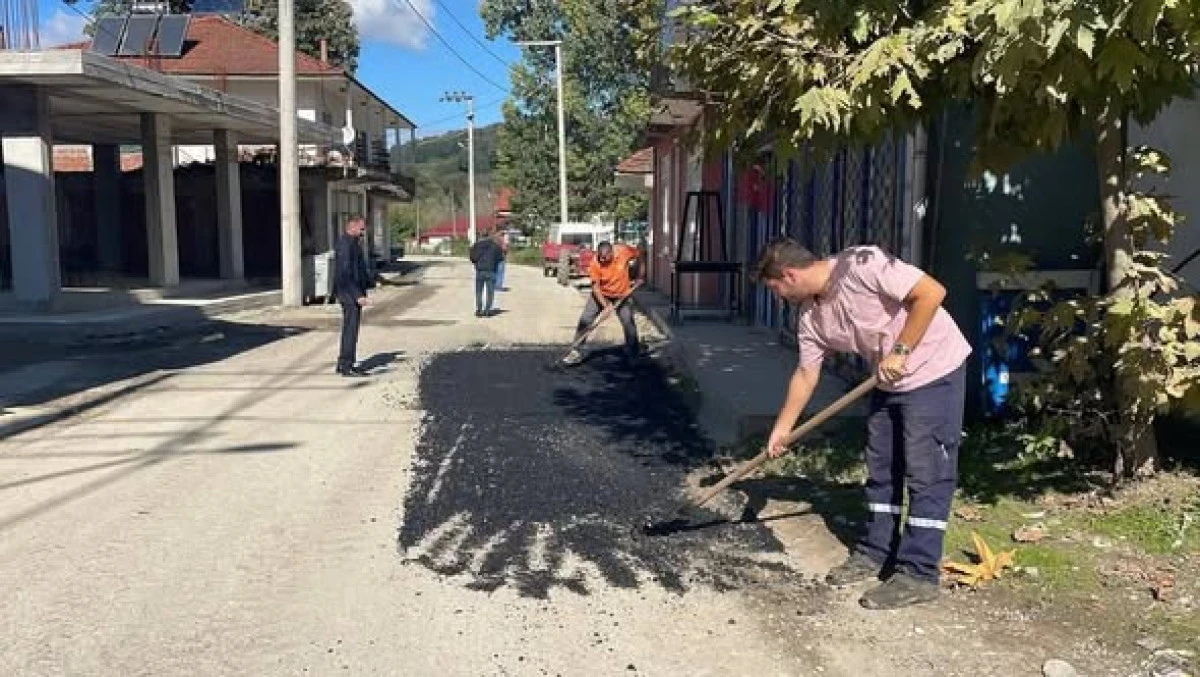 Uğurlu ve Hasan&ccedil;avuş K&ouml;yleri Bağlantı Yolunda Asfalt Yama &Ccedil;alışmaları S&uuml;r&uuml;yor