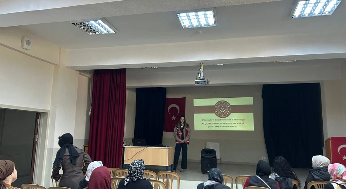 Velilere Y&ouml;nelik KADES ve Kadına Y&ouml;nelik Şiddetle M&uuml;cadele Eğitimi D&uuml;zenlendi.