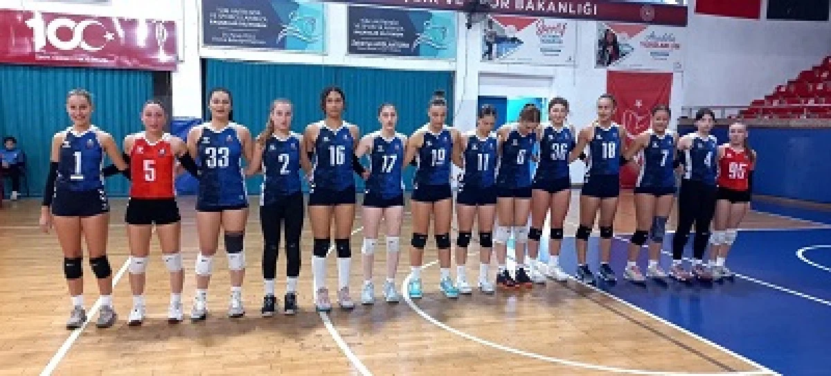 VOLEYBOLCU KIZLARIMIZ SAHASINDA 