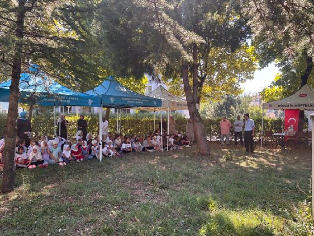 Yaz Kur&rsquo;an Kursları Coşkusu Metek-Toki Zahid&uuml;l Kevseri Kur&rsquo;an Kursunda Yaşandı