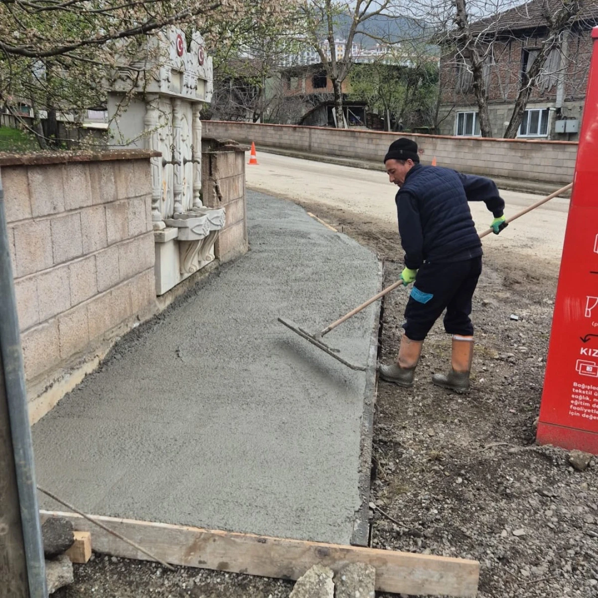 YEŞİLTEPE MAHALLESİ&rsquo;NDE &Ccedil;ALIŞMALAR HIZ KESMİYOR