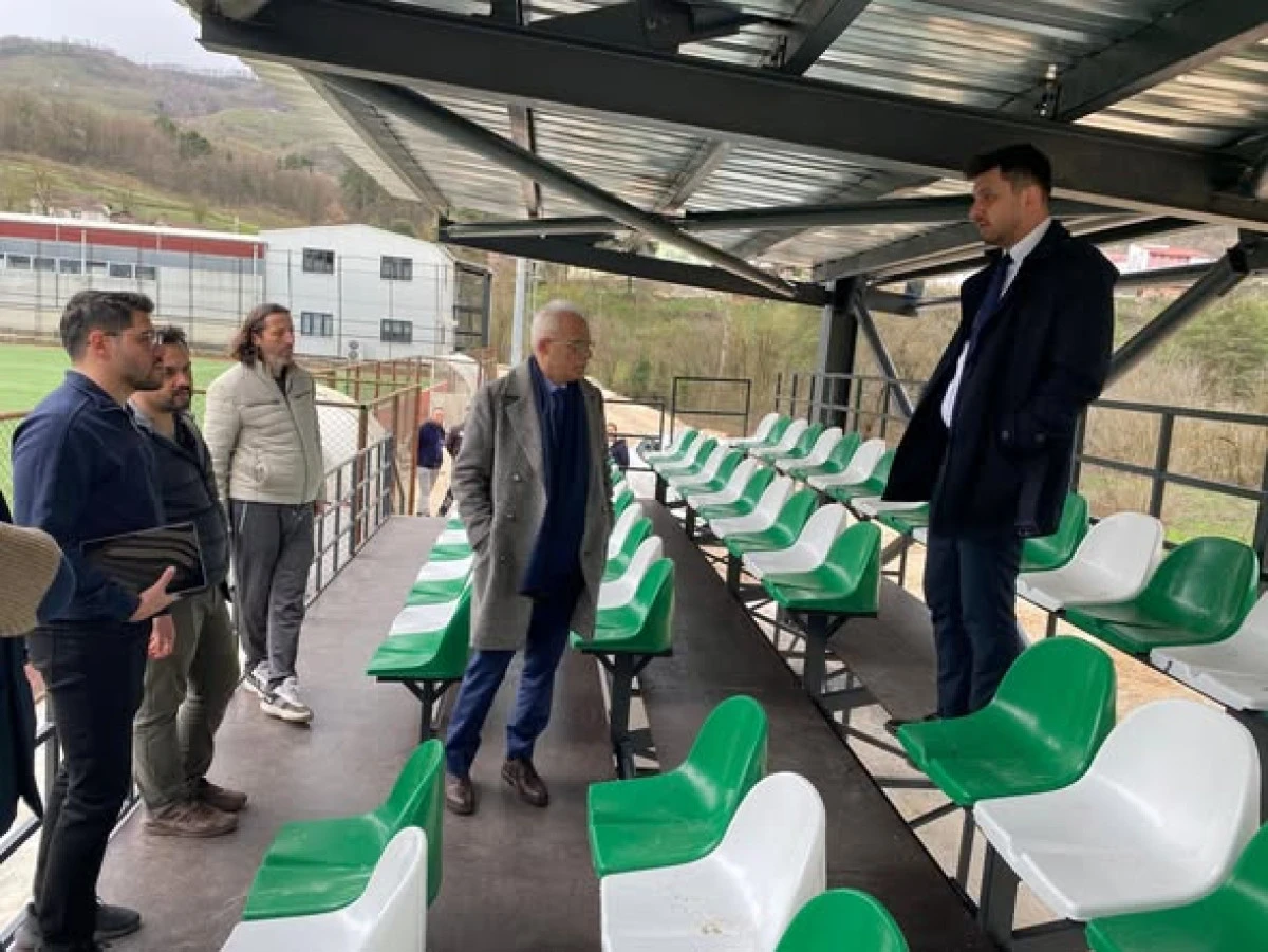 Yığılca İl&ccedil;e Stadı&rsquo;nda Devam Eden Trib&uuml;n &Ccedil;alışmaları İncelendi