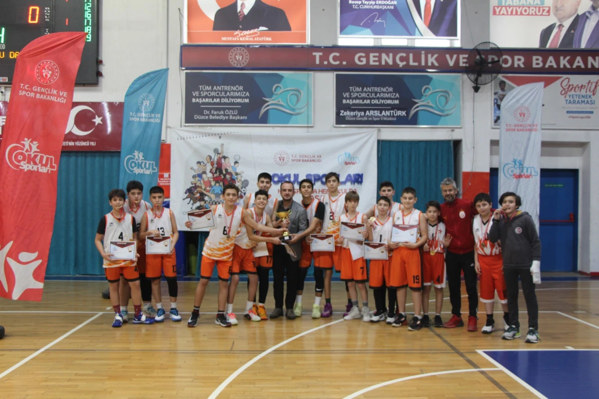 Yıldız Erkekler Basketbol M&uuml;sabakaları Sona Erdi