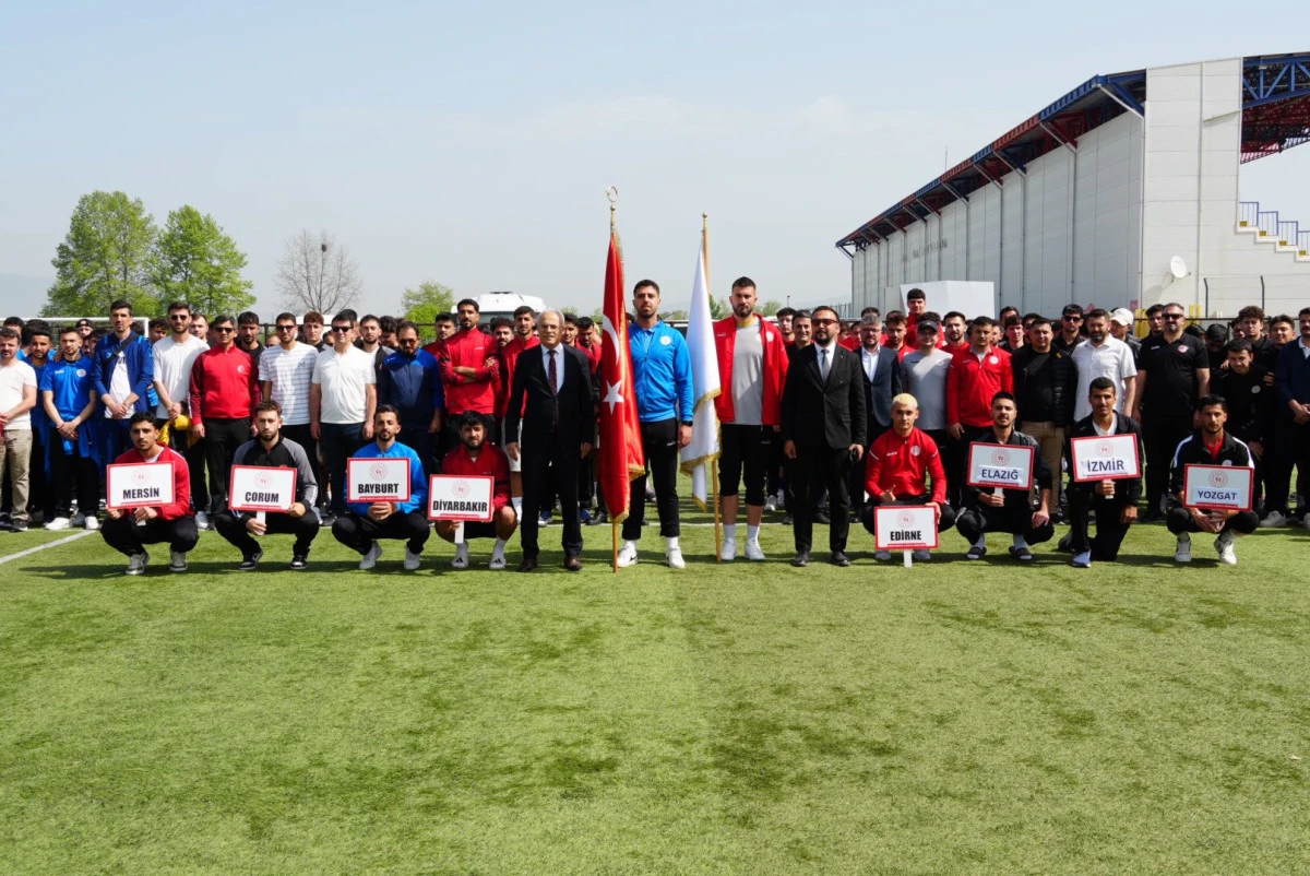 YURTLİG Futbol T&uuml;rkiye Finalleri D&uuml;zce&rsquo;de Başladı