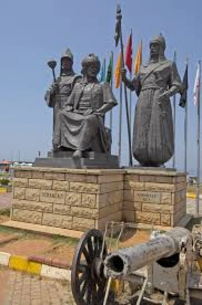 AKÇAKOCA DA ORHANGAZİ ANITI İÇLER ACISI